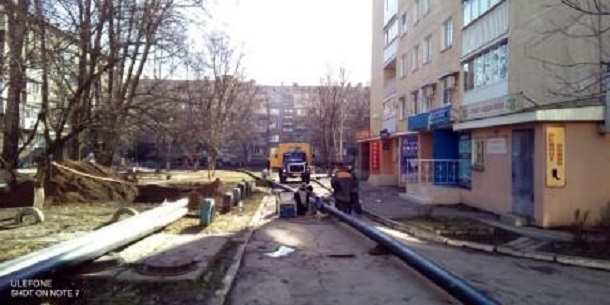 V Kramatorske podkljuchajut uchastok novoj vodoprovodnoj linii 2