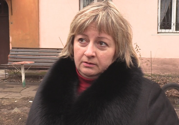 V Kramatorske zhilcy odnogo iz domov zadyhajutsja ot zapaha kanalizacii 6