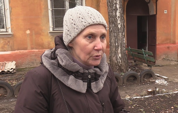 V Kramatorske zhilcy odnogo iz domov zadyhajutsja ot zapaha kanalizacii 7