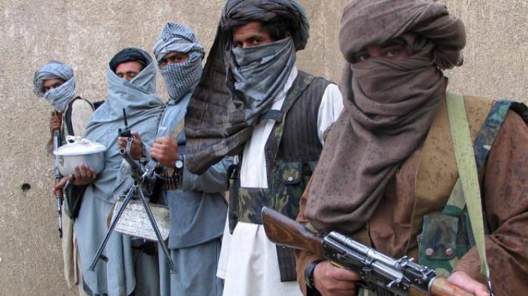 1643956433 v pakistane terroristy napali na voennyh