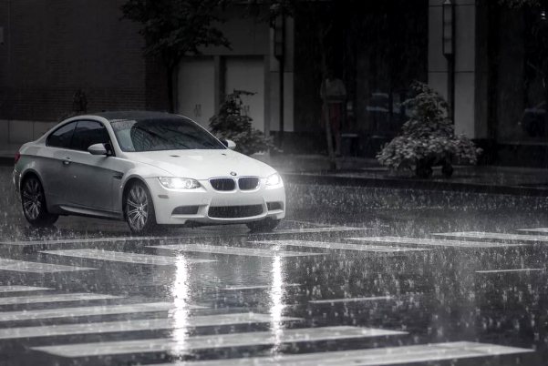 82583i