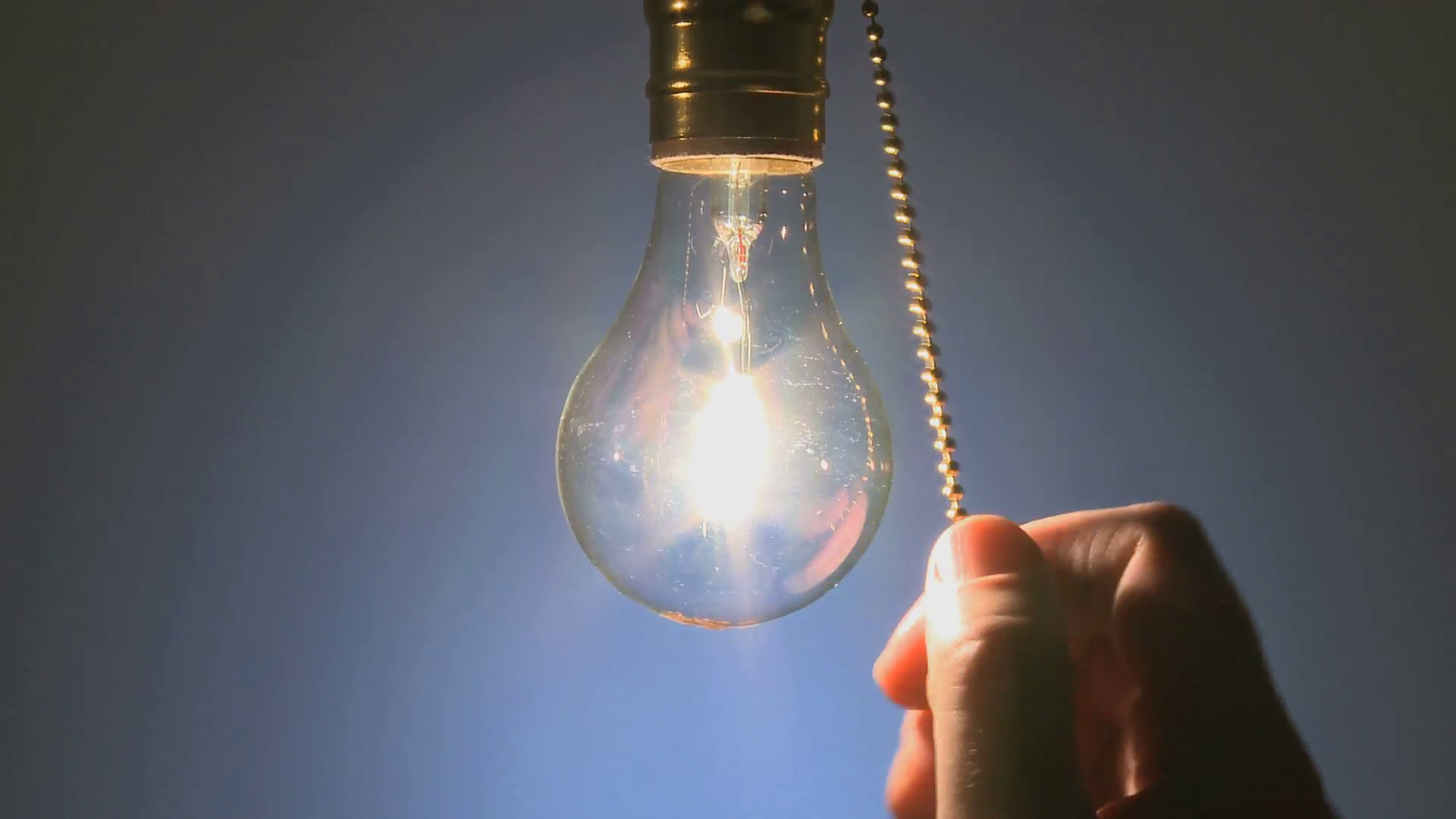 field image close up clear light bulb turned off 4judu0wvg f00041