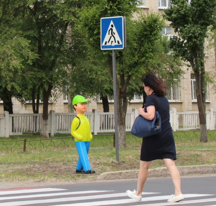 пластиковые школьники